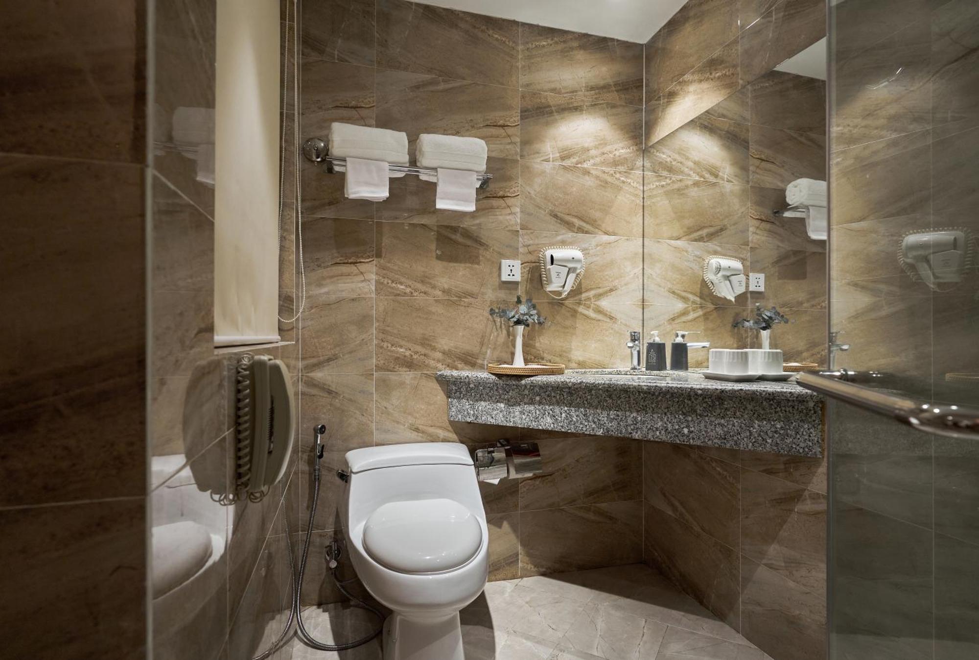 Sky Gem Hotel Sora Хошимин Екстериор снимка